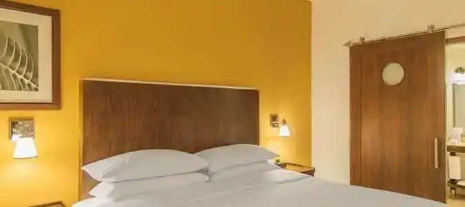 Four Points by Sheraton - 92