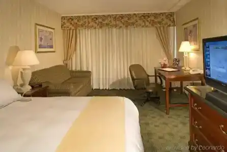 DoubleTree by Hilton Fresno Convention Center - 21