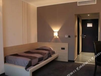 Cosmopolitan & Wellness - 72