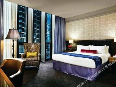 Chicago Downtown, Autograph Collection - 11