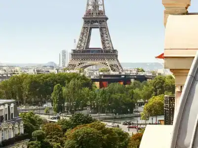 Hôtel Plaza Athénée - Dorchester Collection - 14