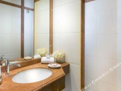 Dauphine Saint Germain - 40