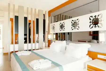 Flora Garden BEACH - Couples Concept - Adults over 16 Only - 55