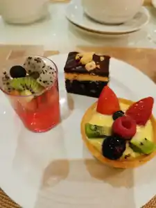 Ramada & Suites by Wyndham Ajman - 36