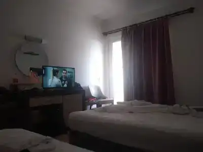 Kleopatra Melissa - 69