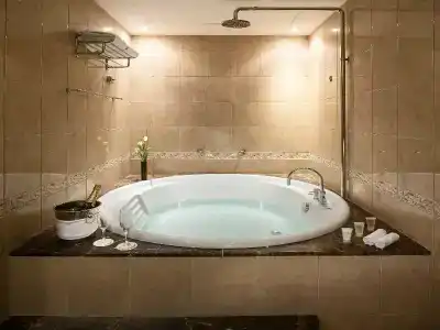 Majestic City Retreat - 53