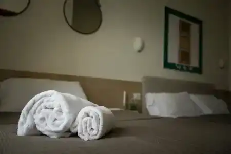 Ideal City Walk - 16