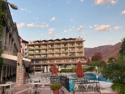 Marti La Perla - Adult Only+16 - 98