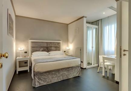 Rivoli Boutique - 92