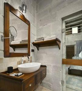 Seraphim Cave Suites & SPA - 79