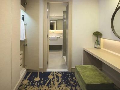 Solitaire Bangkok Sukhumvit 11 - SHA Extra Plus - 61