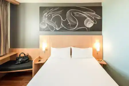 Ibis Barcelona Meridiana - 16