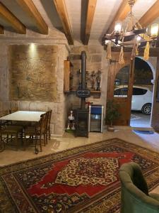 Risus Cave Suites - 32
