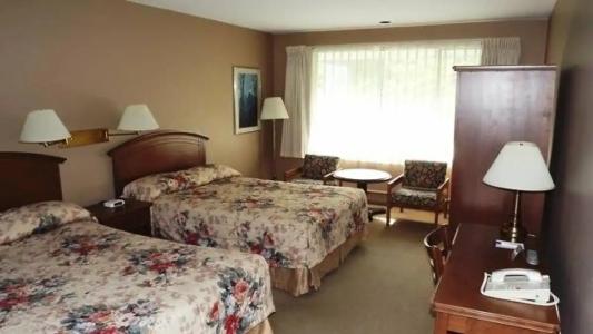 The Pacific Inn - 14