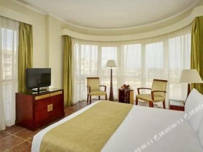 Coral Sea Beach and Aqua Park - 14