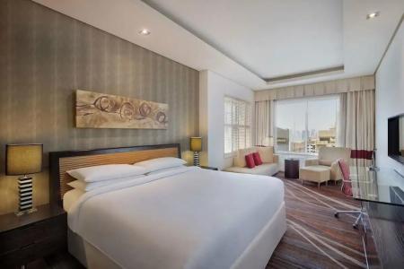 Four Points by Sheraton Downtown Dubai - 53
