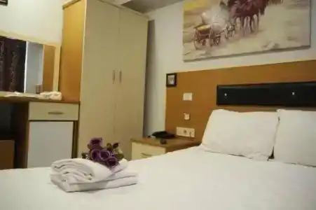 Naila - 20