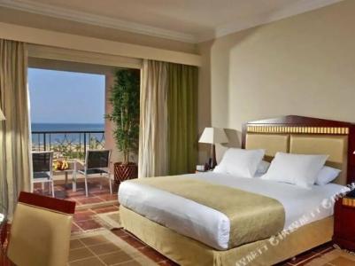 Coral Sea Beach and Aqua Park - 4