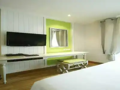 La Petite Salil Sukhumvit 8 - 23