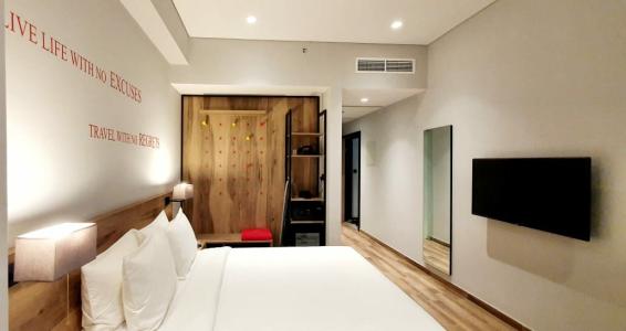 Kingsgate Canal - By Millennium, Dubai - 1