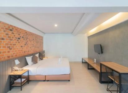 The Old City Wall Inn - 76