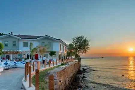 Carpe Diem Boutique - Adults Only - 4