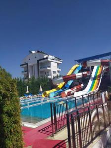 Side Resort Annex - 40