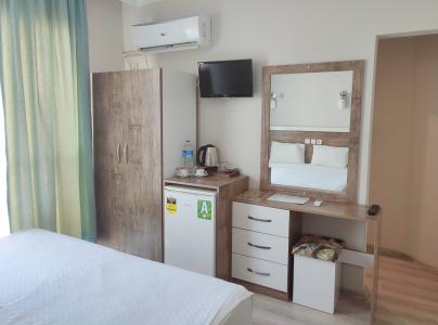 Cleopatra King Apart - 17