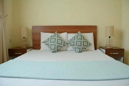 Caretta Caretta Pension - 83