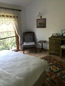 Pyramid Boutique - 16