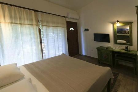 Pyramid Boutique - 8