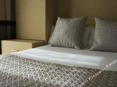 Radisson RED Madrid - 58