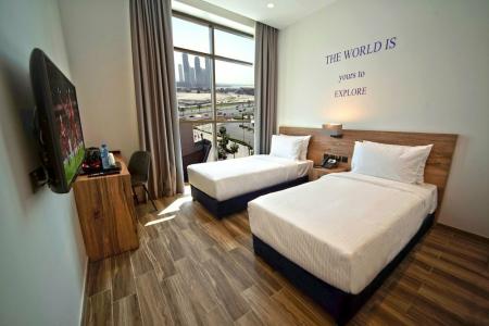Kingsgate Canal - By Millennium, Dubai - 24
