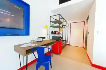 Hampton by Hilton Dubai Al Seef - 35