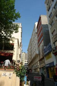 Istanbul River - 43