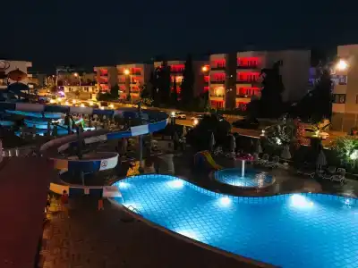 Blue Wave Suite - 40