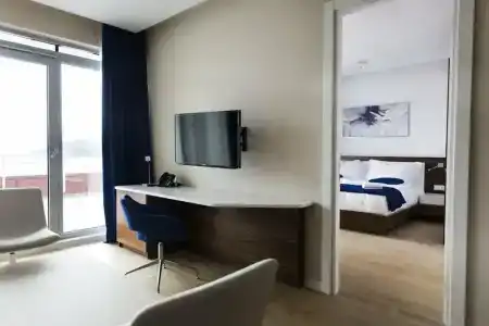 TQ Plaza - 15