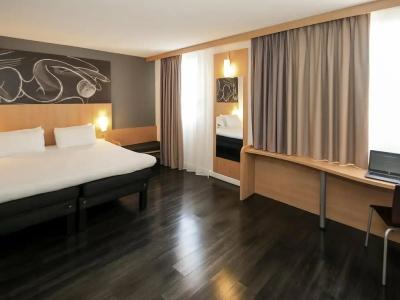 easyNice Palais des Congrès – Old Town - 63