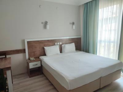 Cleopatra King Apart - 25