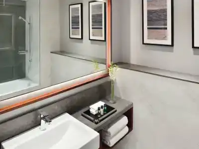 Mövenpick & Apartments Bur Dubai - 82