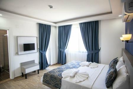 Demyra Boutique - 18