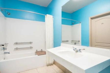 Texas Inn Downtown McAllen - 79