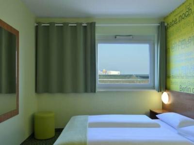 B&B Berlin-Airport - 45