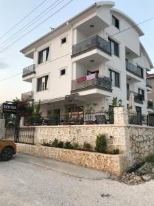 Demyra Boutique - 15