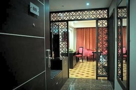 Arman Juffair Mall - 15