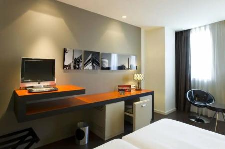 Barcelona Condal Mar Affiliated by Meliá - 13