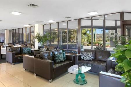 Garden City, Best Western Signature Collection - 10