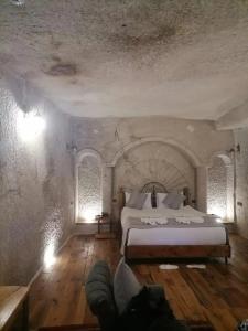 Sarnich Cave Suites - 28
