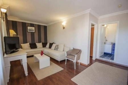 Moonshine & Suites - 69