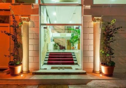 Acropolis Ami Boutique - 17